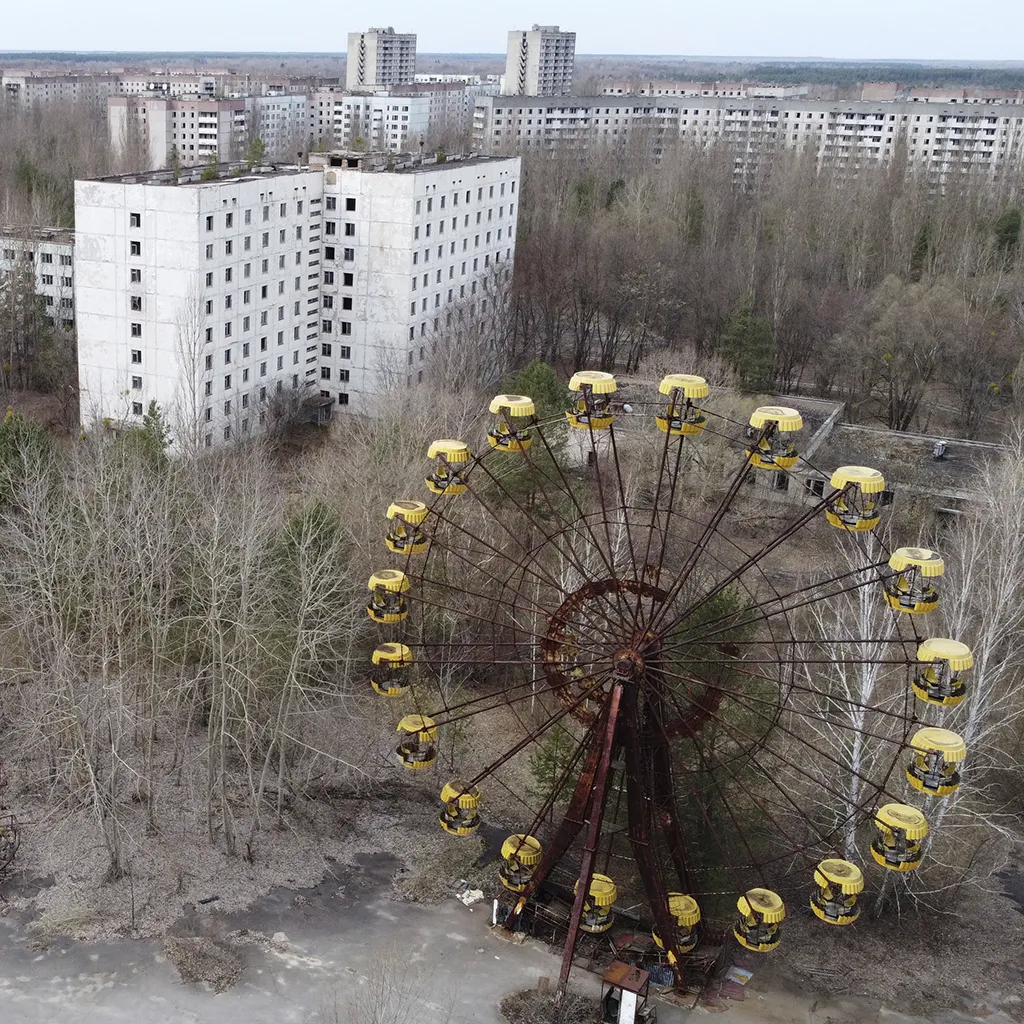 Chernóbil Accidente nuclear Desastre de Chernóbil Energía nuclear Radiación Seguridad nuclear Zona de exclusión Reactor nuclear Consecuencias del accidente nuclear Salud y seguridad pública Mutaciones Catástrofe medioambiental Política energética Medidas de seguridad Supervivientes del accidente Efectos a largo plazo Ciencia y tecnología Responsabilidad social Comunidad local Lecciones aprendidas